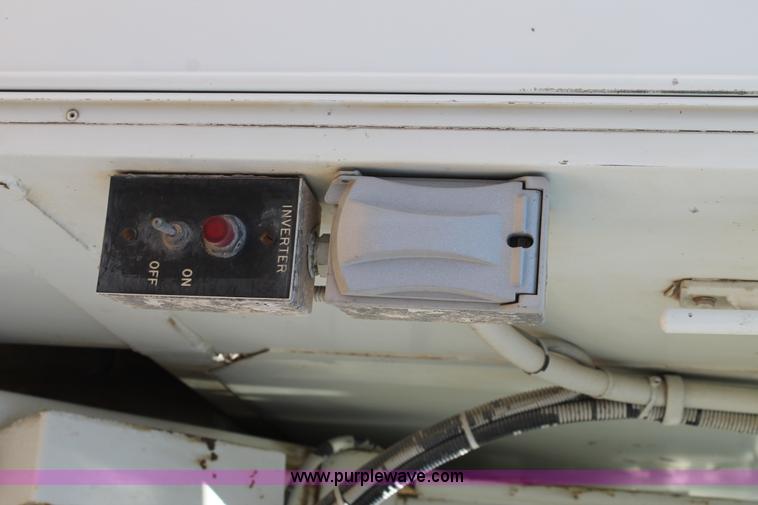 image for item L4285 2002 International 4800 bucket truck