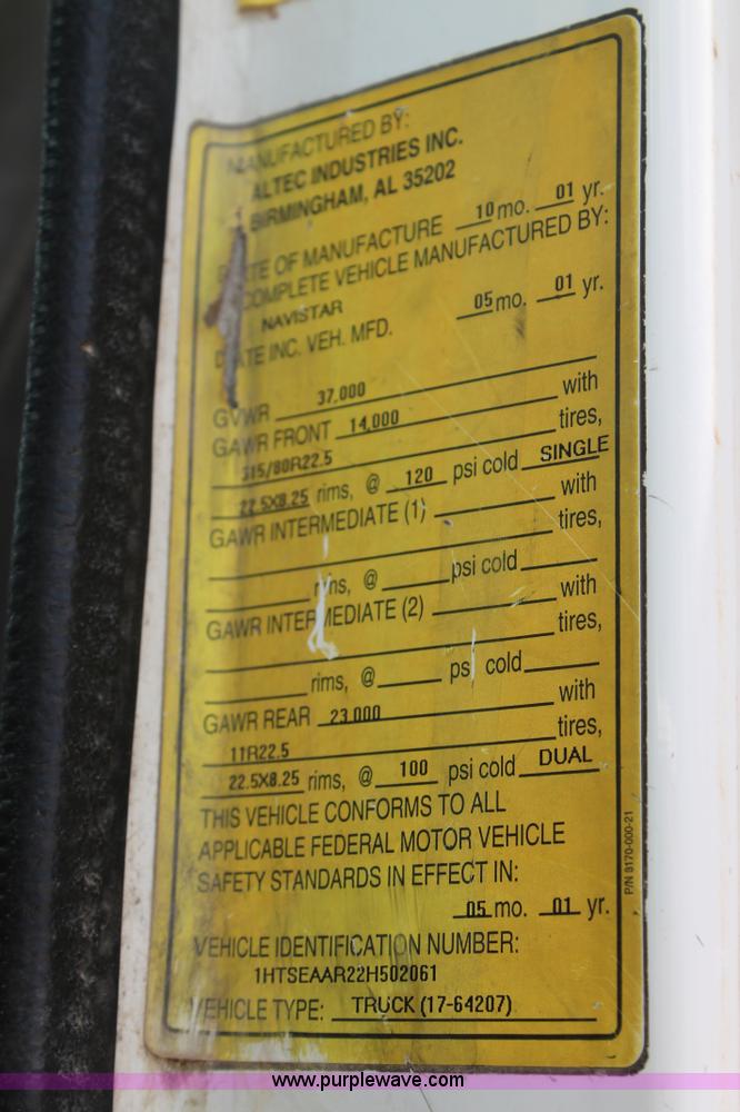 image for item L4285 2002 International 4800 bucket truck