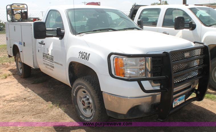 image for item L4295 2010 GMC Sierra 2500HD utility truck