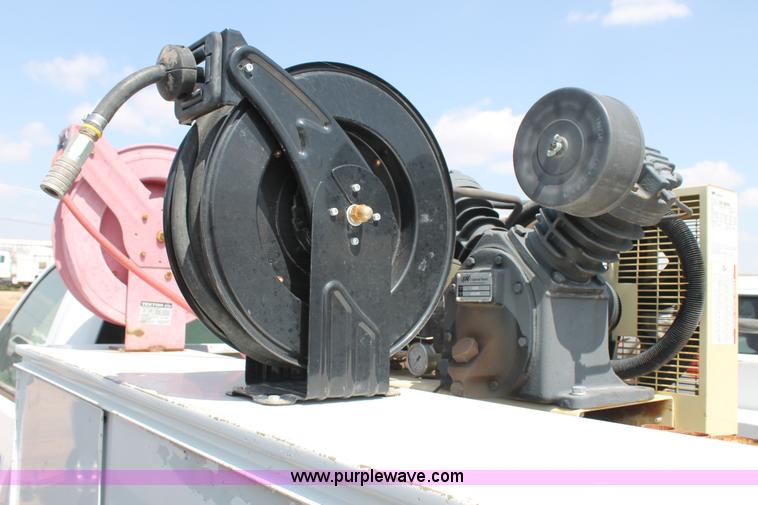 image for item L4295 2010 GMC Sierra 2500HD utility truck