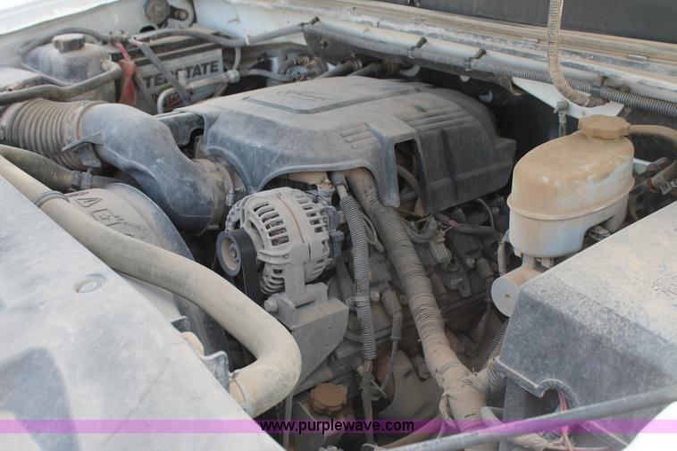 image for item L4295 2010 GMC Sierra 2500HD utility truck