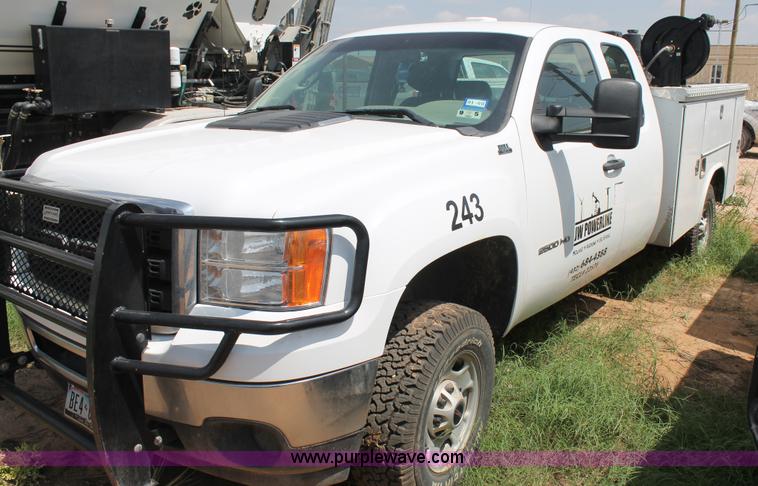 image for item L4298 2011 GMC Sierra 2500HD Ext. Cab utility truck
