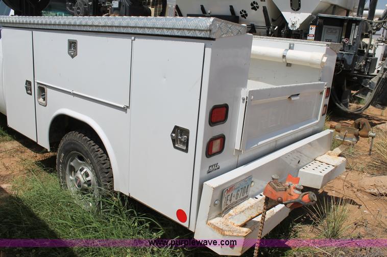 image for item L4298 2011 GMC Sierra 2500HD Ext. Cab utility truck