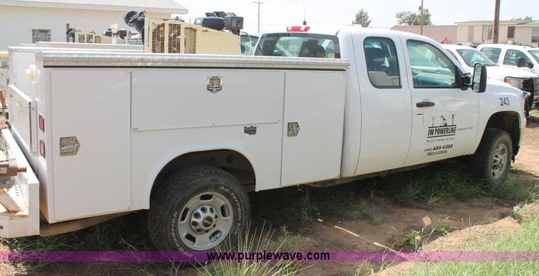 image for item L4298 2011 GMC Sierra 2500HD Ext. Cab utility truck