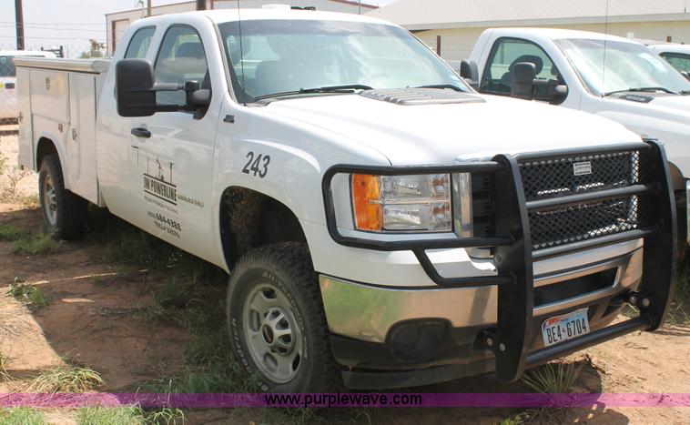 image for item L4298 2011 GMC Sierra 2500HD Ext. Cab utility truck