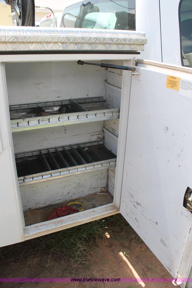 image for item L4298 2011 GMC Sierra 2500HD Ext. Cab utility truck