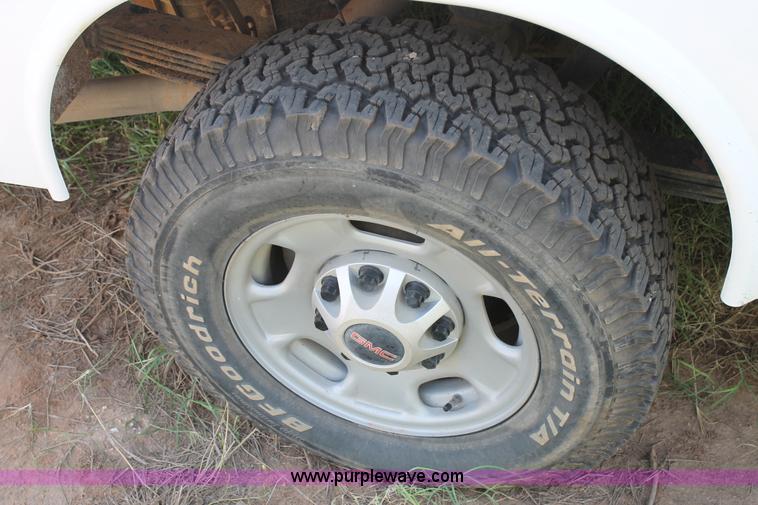 image for item L4298 2011 GMC Sierra 2500HD Ext. Cab utility truck