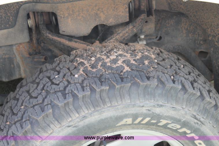 image for item L4298 2011 GMC Sierra 2500HD Ext. Cab utility truck