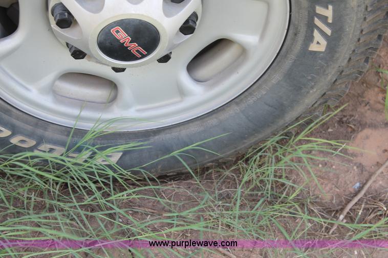 image for item L4298 2011 GMC Sierra 2500HD Ext. Cab utility truck