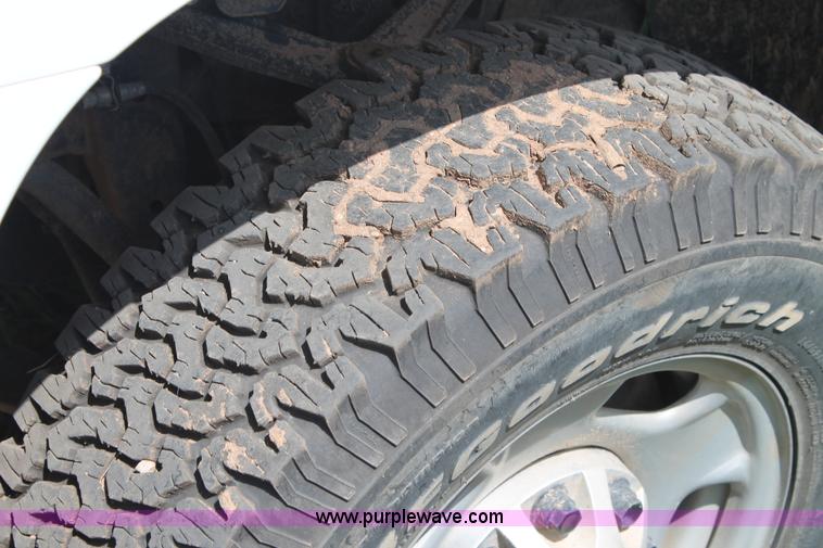 image for item L4298 2011 GMC Sierra 2500HD Ext. Cab utility truck