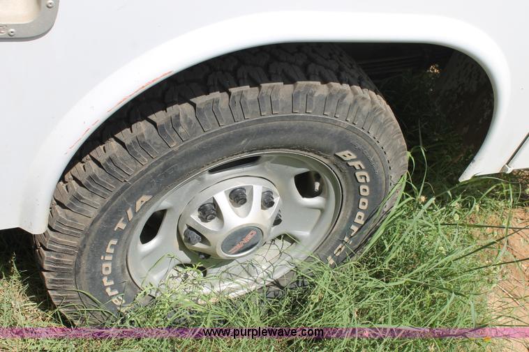 image for item L4298 2011 GMC Sierra 2500HD Ext. Cab utility truck