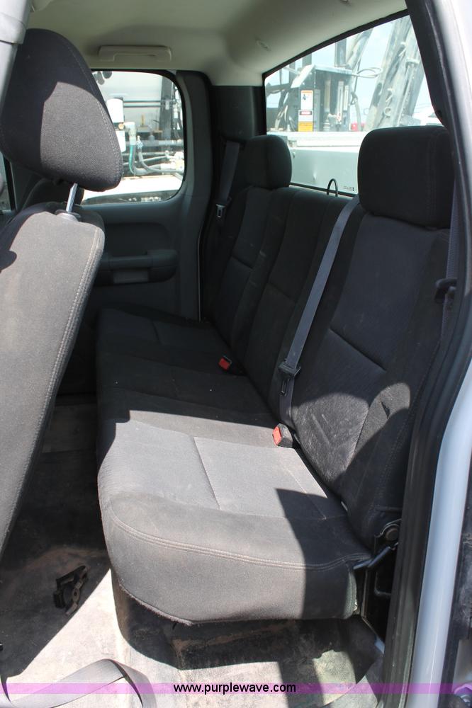 image for item L4298 2011 GMC Sierra 2500HD Ext. Cab utility truck