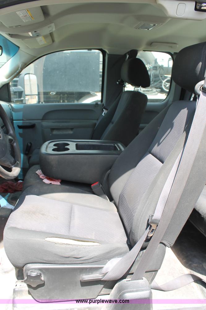 image for item L4298 2011 GMC Sierra 2500HD Ext. Cab utility truck