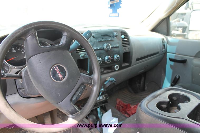 image for item L4298 2011 GMC Sierra 2500HD Ext. Cab utility truck