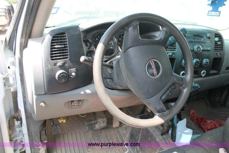 image for item L4298 2011 GMC Sierra 2500HD Ext. Cab utility truck