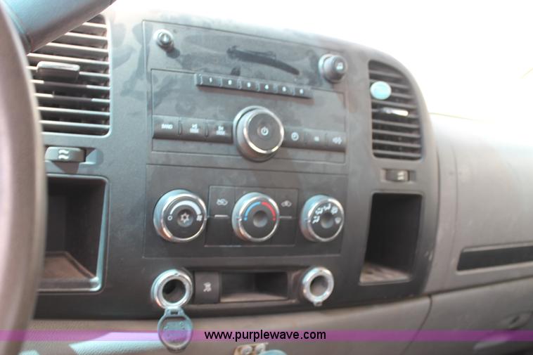 image for item L4298 2011 GMC Sierra 2500HD Ext. Cab utility truck