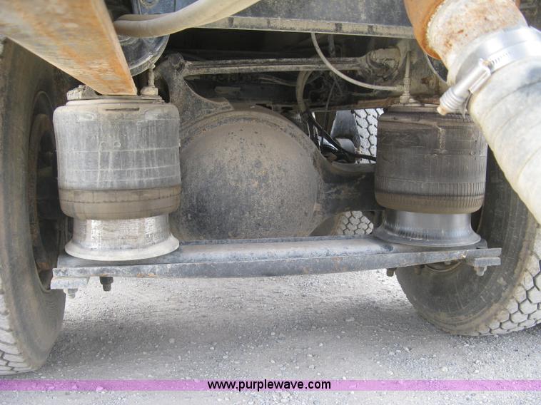 image for item L6409 2005 Sterling L9500 vacuum tank truck