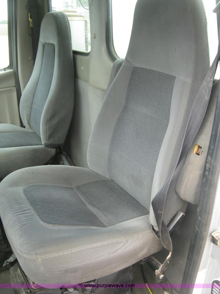 image for item L6409 2005 Sterling L9500 vacuum tank truck