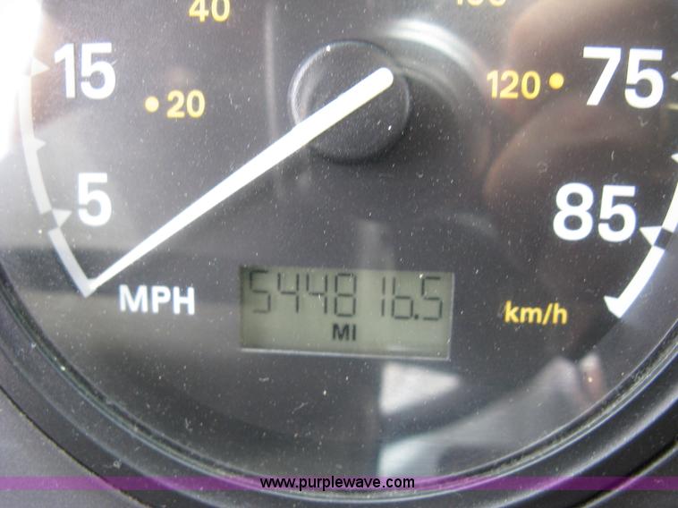 image for item L6409 2005 Sterling L9500 vacuum tank truck