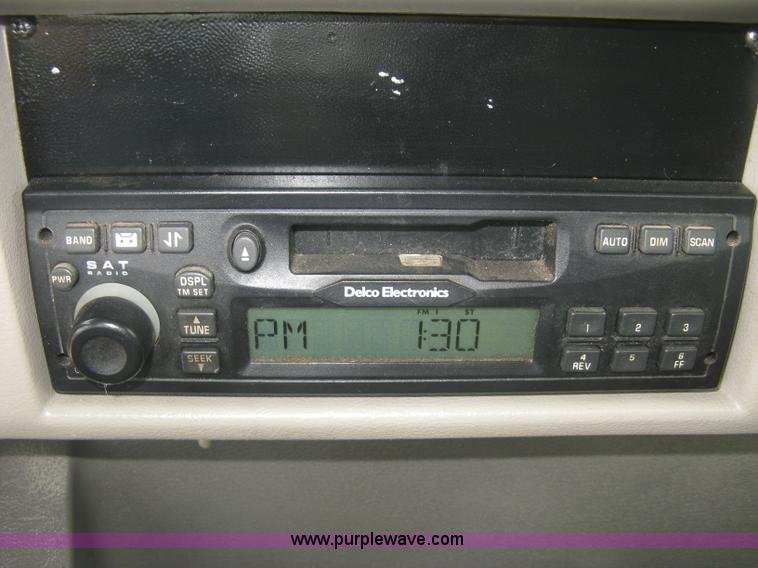 image for item L6409 2005 Sterling L9500 vacuum tank truck