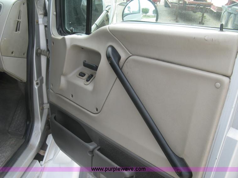 image for item L6409 2005 Sterling L9500 vacuum tank truck