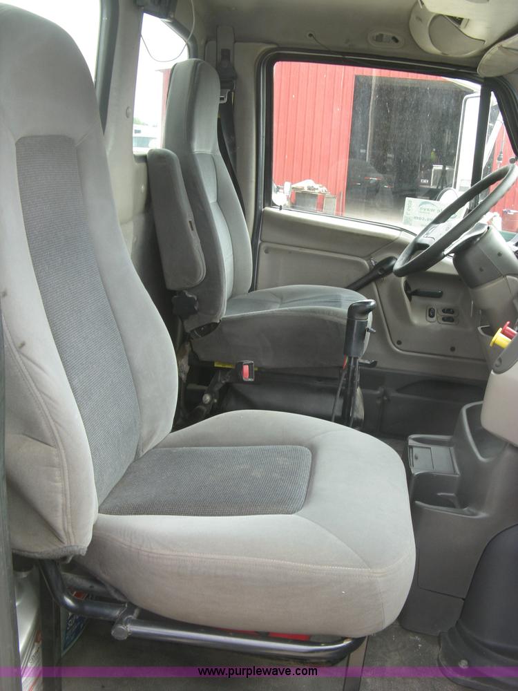 image for item L6409 2005 Sterling L9500 vacuum tank truck