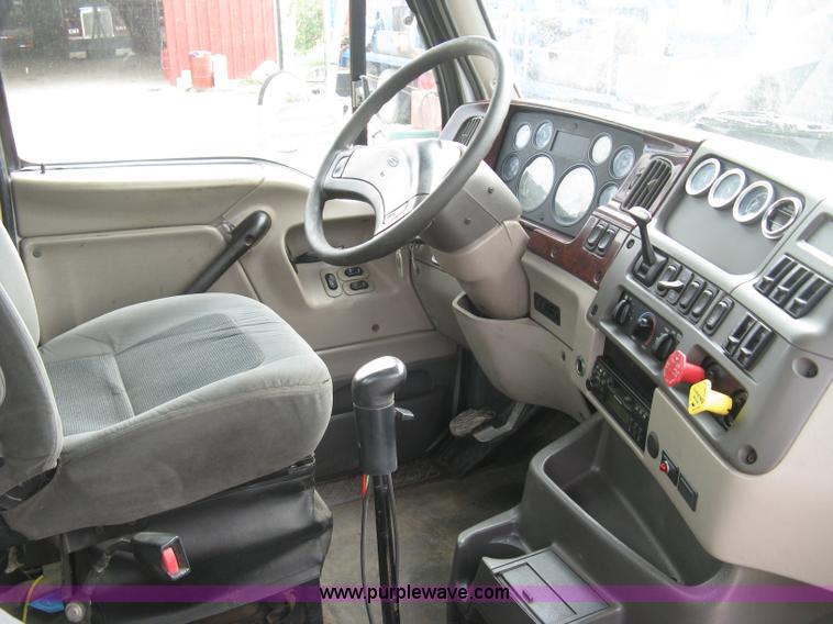 image for item L6409 2005 Sterling L9500 vacuum tank truck