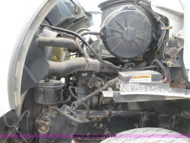 image for item L6409 2005 Sterling L9500 vacuum tank truck