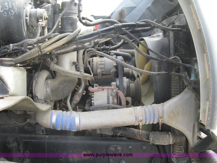 image for item L6409 2005 Sterling L9500 vacuum tank truck