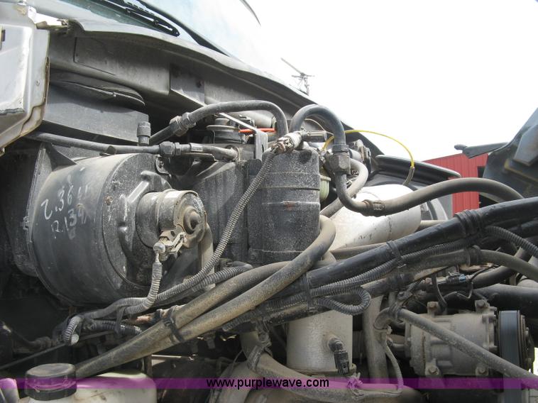 image for item L6409 2005 Sterling L9500 vacuum tank truck