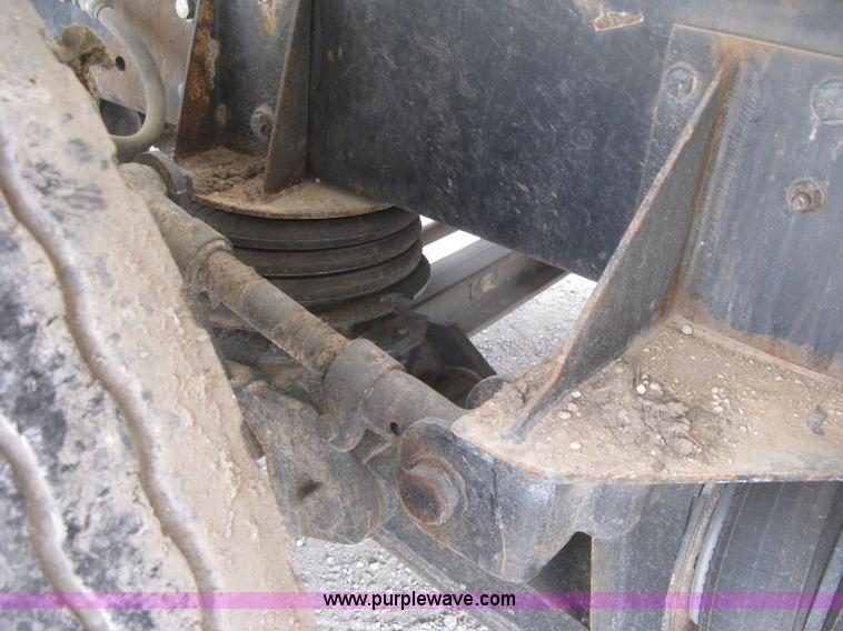 image for item L6409 2005 Sterling L9500 vacuum tank truck