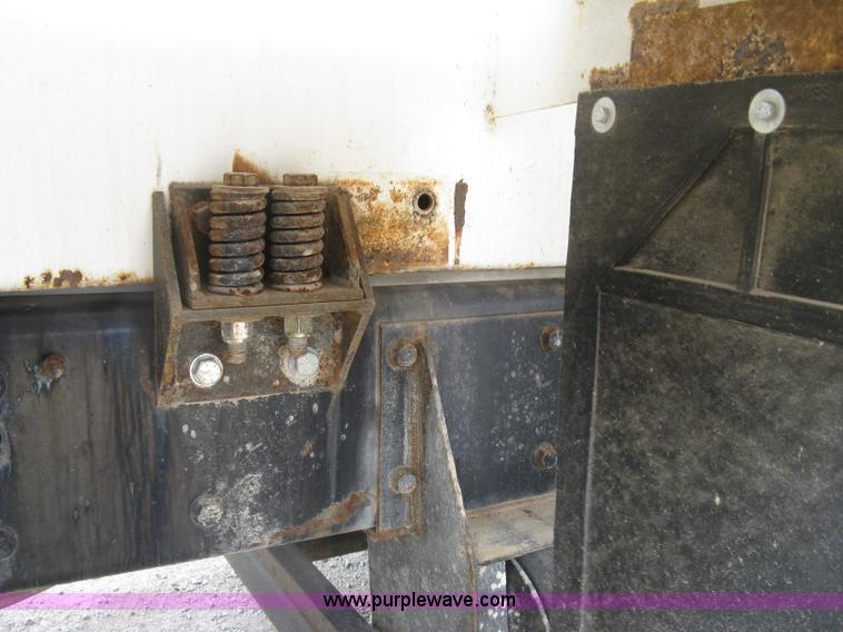 image for item L6409 2005 Sterling L9500 vacuum tank truck