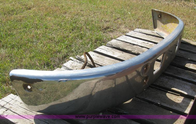 image for item L6409 2005 Sterling L9500 vacuum tank truck