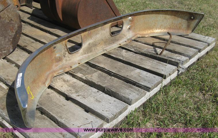 image for item L6409 2005 Sterling L9500 vacuum tank truck