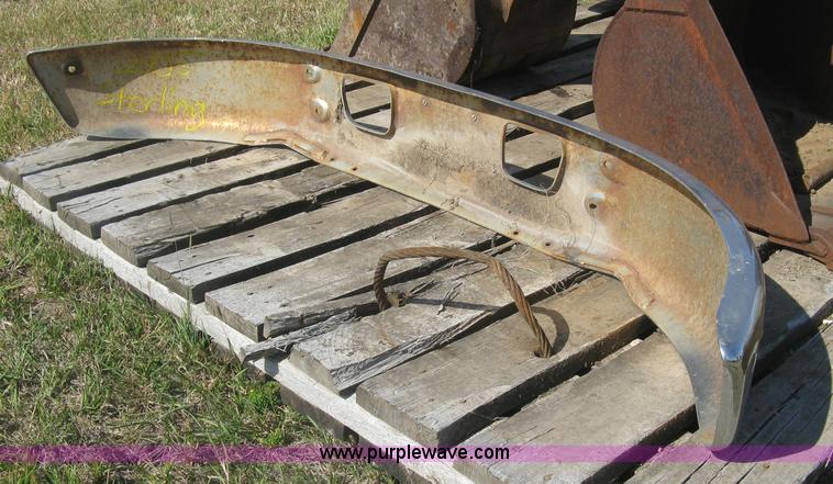 image for item L6409 2005 Sterling L9500 vacuum tank truck