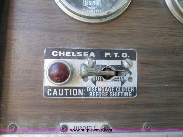 image for item L6410 1986 Peterbilt 359 service and lube truck