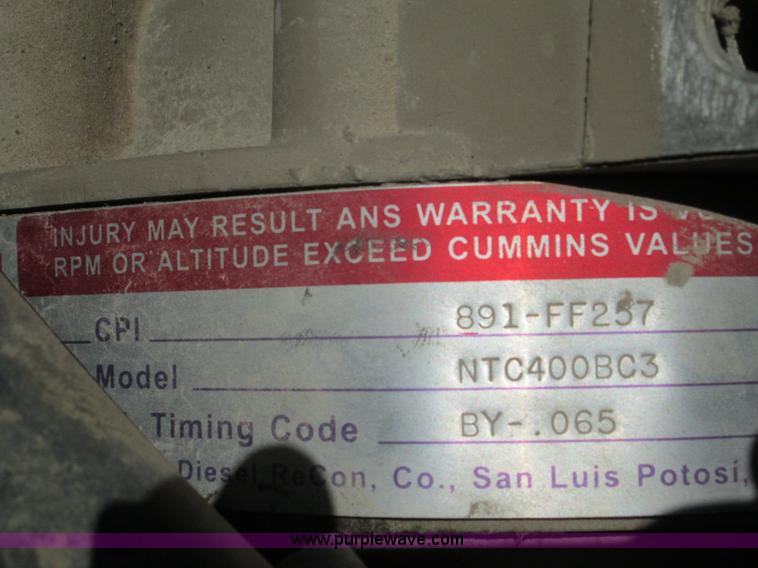 image for item L6410 1986 Peterbilt 359 service and lube truck