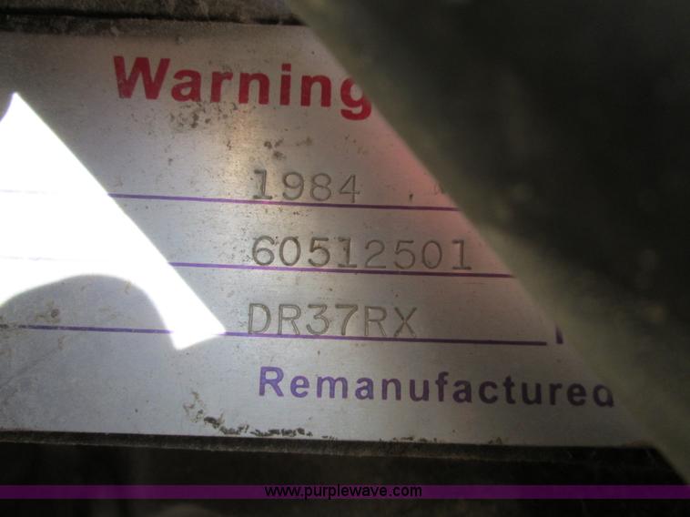 image for item L6410 1986 Peterbilt 359 service and lube truck