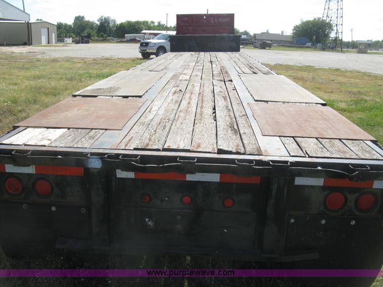 image for item L6411 1989 Fontaine DFT4-7048 drop deck trailer
