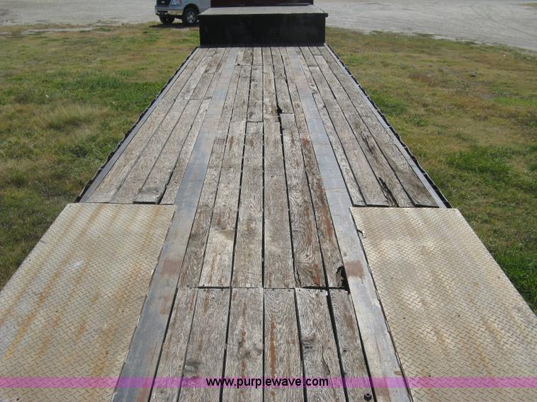 image for item L6411 1989 Fontaine DFT4-7048 drop deck trailer