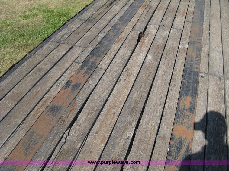 image for item L6411 1989 Fontaine DFT4-7048 drop deck trailer