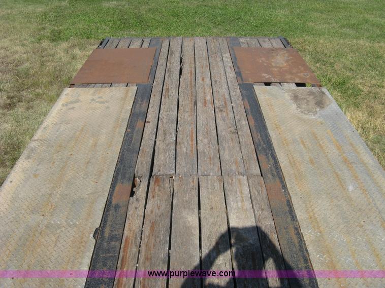 image for item L6411 1989 Fontaine DFT4-7048 drop deck trailer