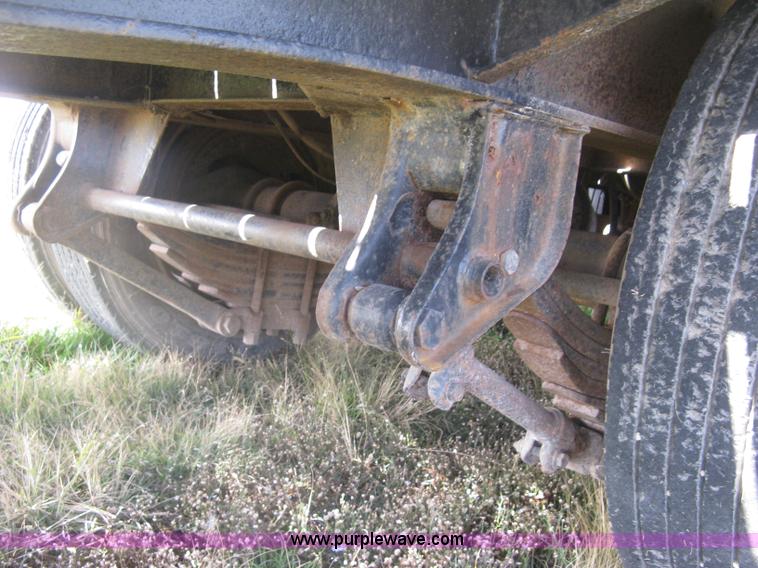 image for item L6411 1989 Fontaine DFT4-7048 drop deck trailer