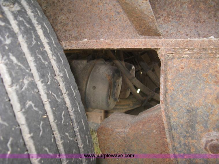 image for item L6411 1989 Fontaine DFT4-7048 drop deck trailer