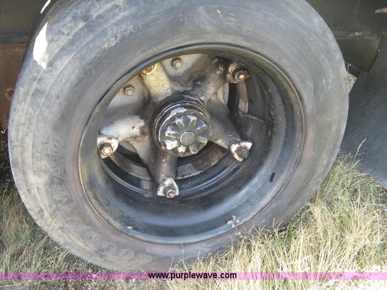 image for item L6411 1989 Fontaine DFT4-7048 drop deck trailer