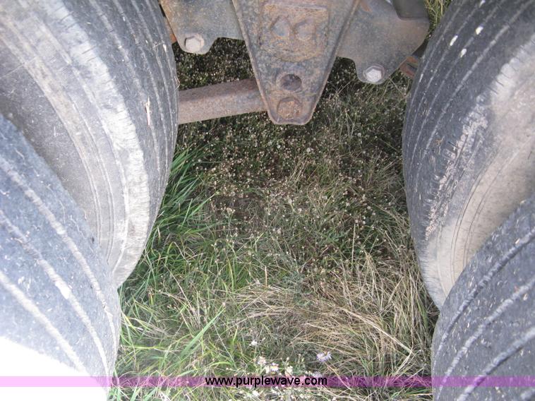 image for item L6411 1989 Fontaine DFT4-7048 drop deck trailer