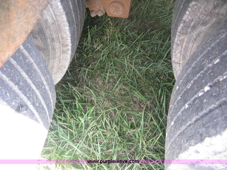 image for item L6411 1989 Fontaine DFT4-7048 drop deck trailer