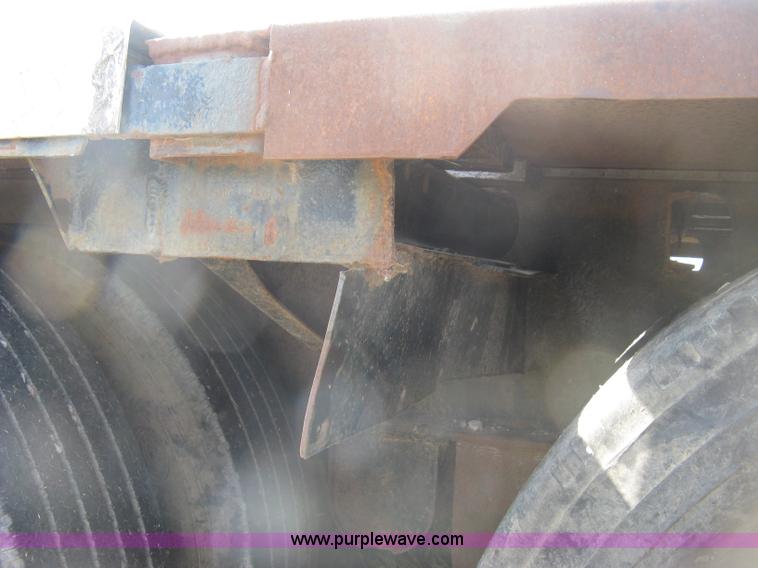 image for item L6411 1989 Fontaine DFT4-7048 drop deck trailer