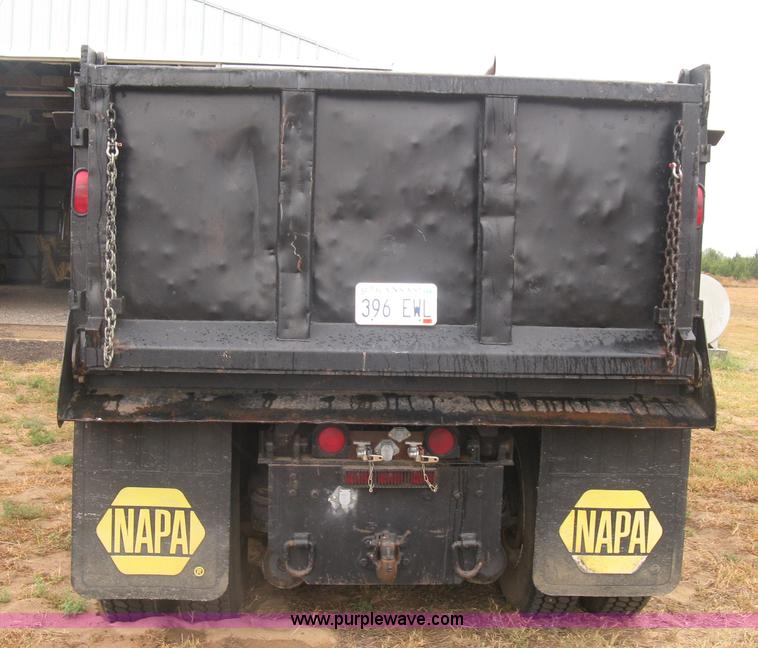 image for item L6414 1995 Kenworth T800 dump truck