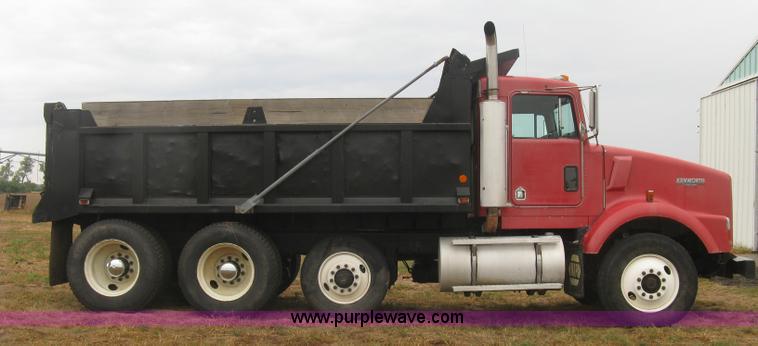 image for item L6414 1995 Kenworth T800 dump truck